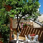Casa Satta 1925 بيت ضيافة أولبيا